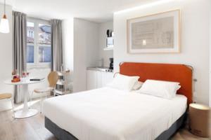 Lisbon Serviced Apartments - Ascensor Da Bica Bagian luar foto