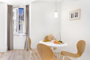 Lisbon Serviced Apartments - Ascensor Da Bica Bagian luar foto