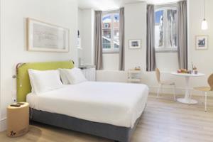Lisbon Serviced Apartments - Ascensor Da Bica Bagian luar foto
